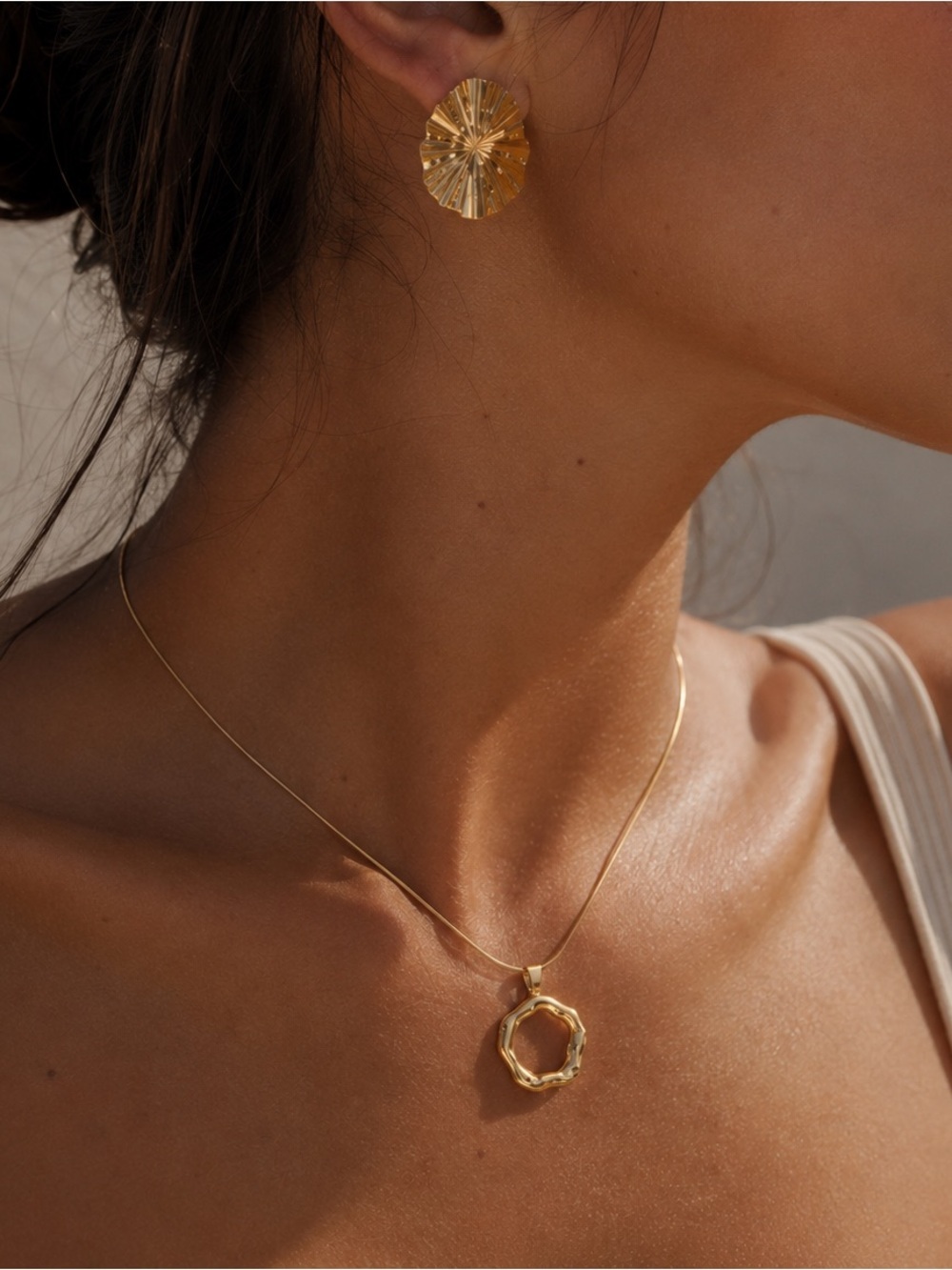 18K Gold Plated Circle Pendant Necklace